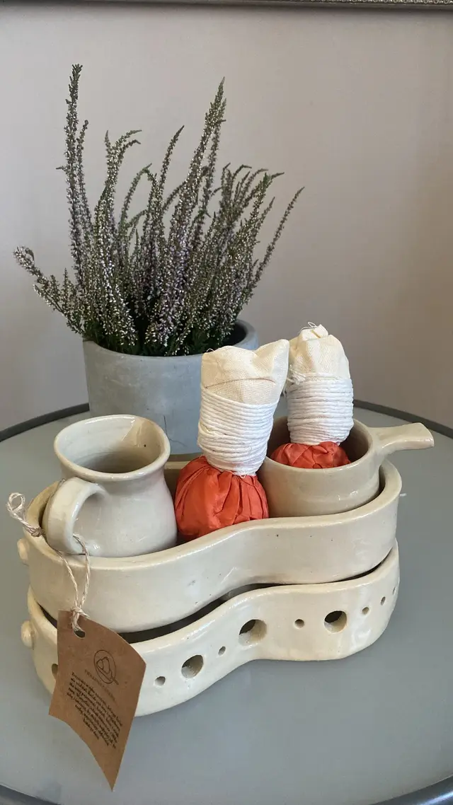 Jedwabne stemple i ceramiczny podgrzewacz do rytuału Ajurwedyjskiego